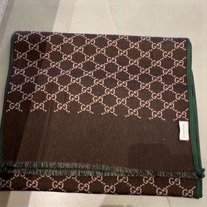 Gucci scarf fashion item
